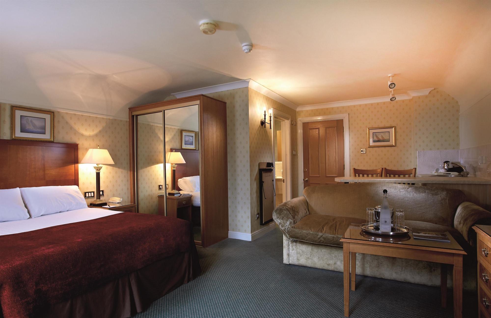 Macdonald Elmers Court Hotel Lymington Extérieur photo