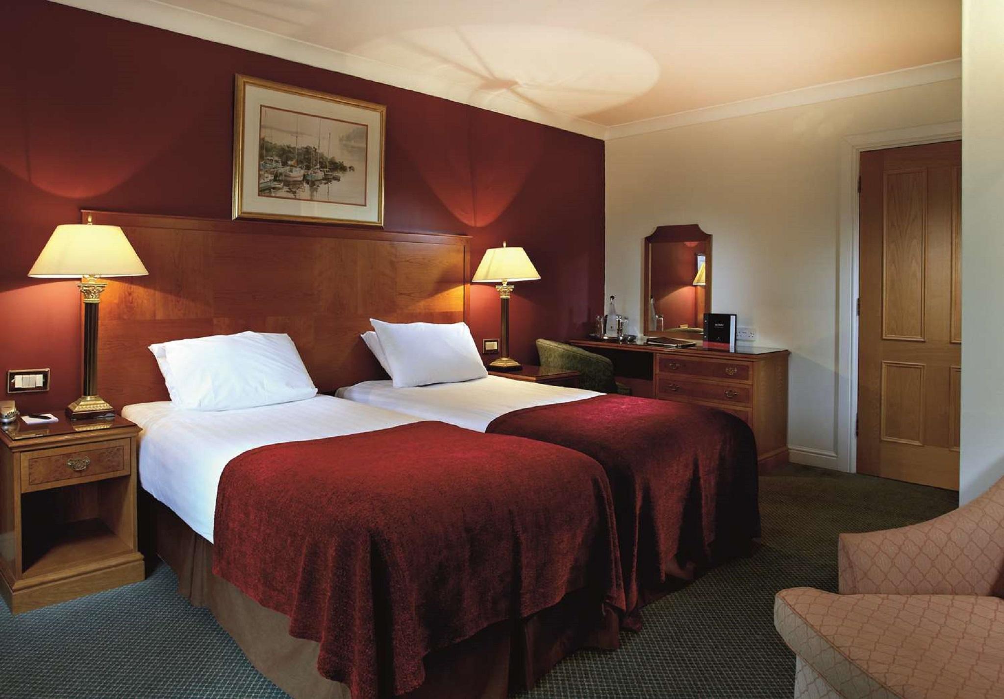 Macdonald Elmers Court Hotel Lymington Extérieur photo