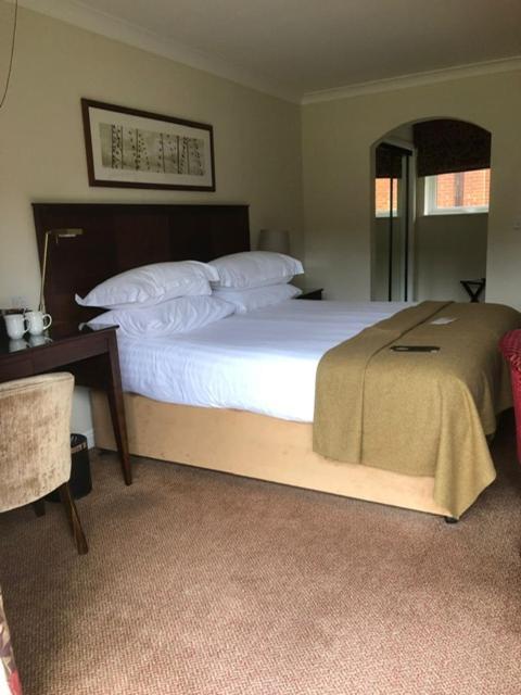 Macdonald Elmers Court Hotel Lymington Extérieur photo