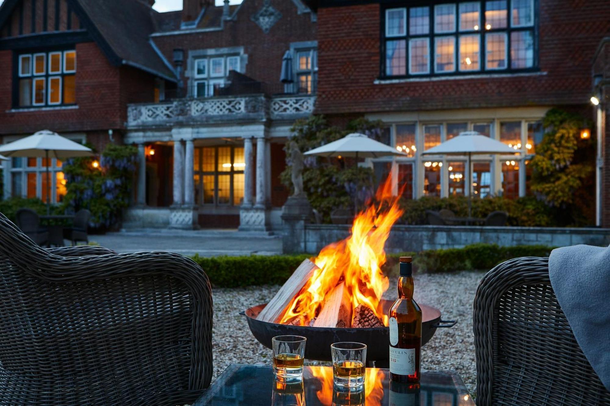 Macdonald Elmers Court Hotel Lymington Extérieur photo