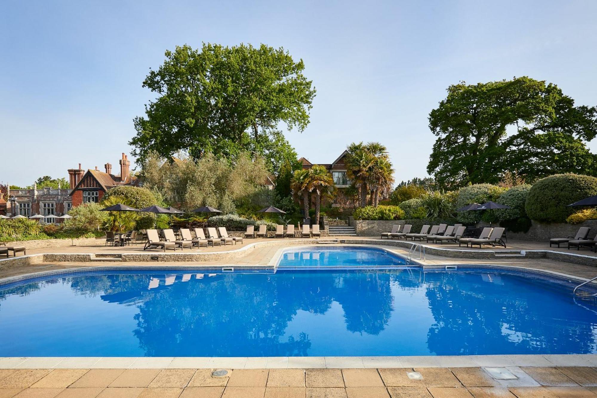 Macdonald Elmers Court Hotel Lymington Extérieur photo